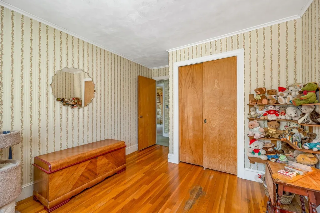 25 Oak Street Wolfeboro NH 03894
