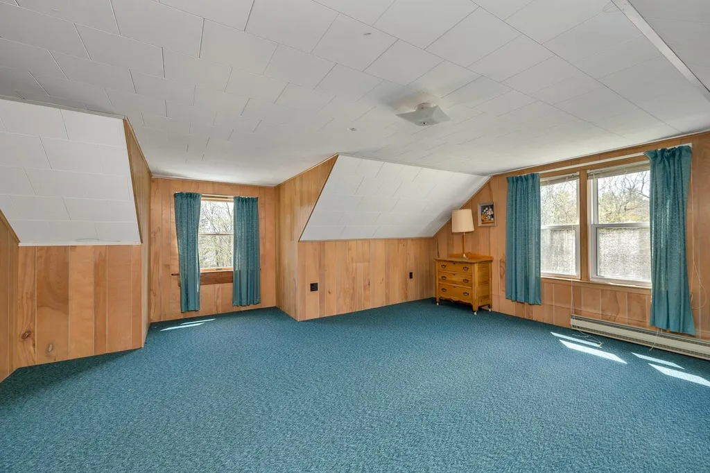 25 Oak Street Wolfeboro NH 03894