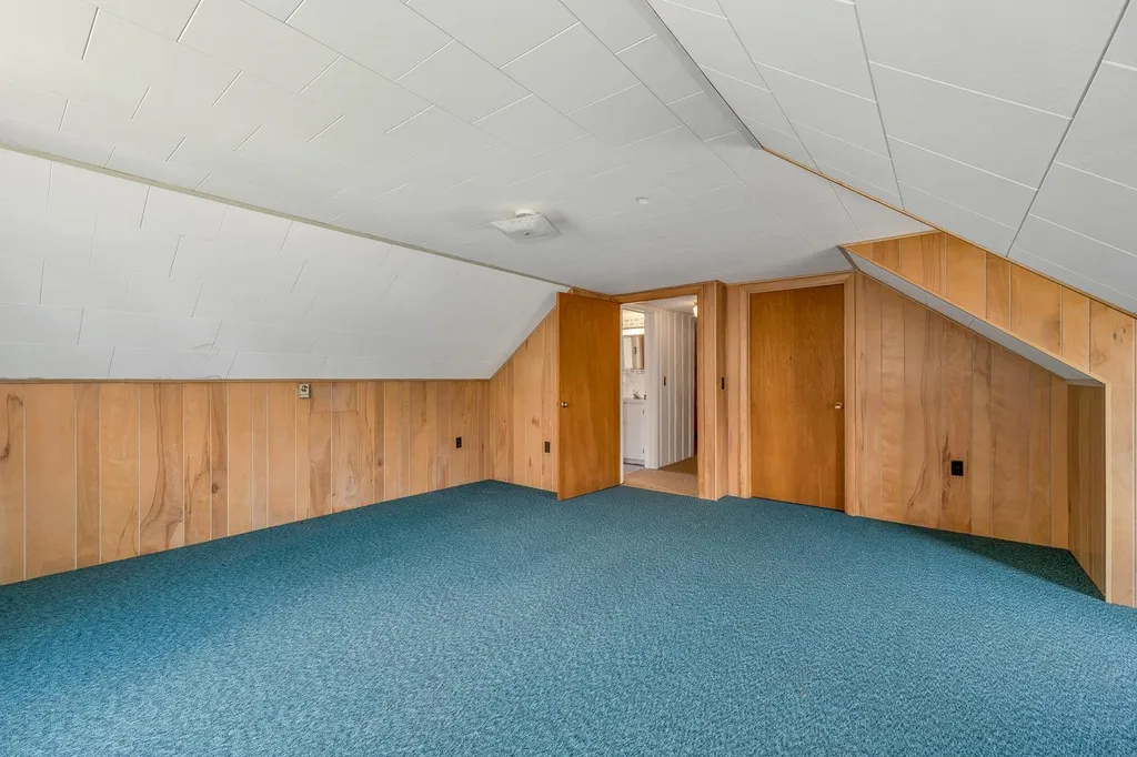 25 Oak Street Wolfeboro NH 03894