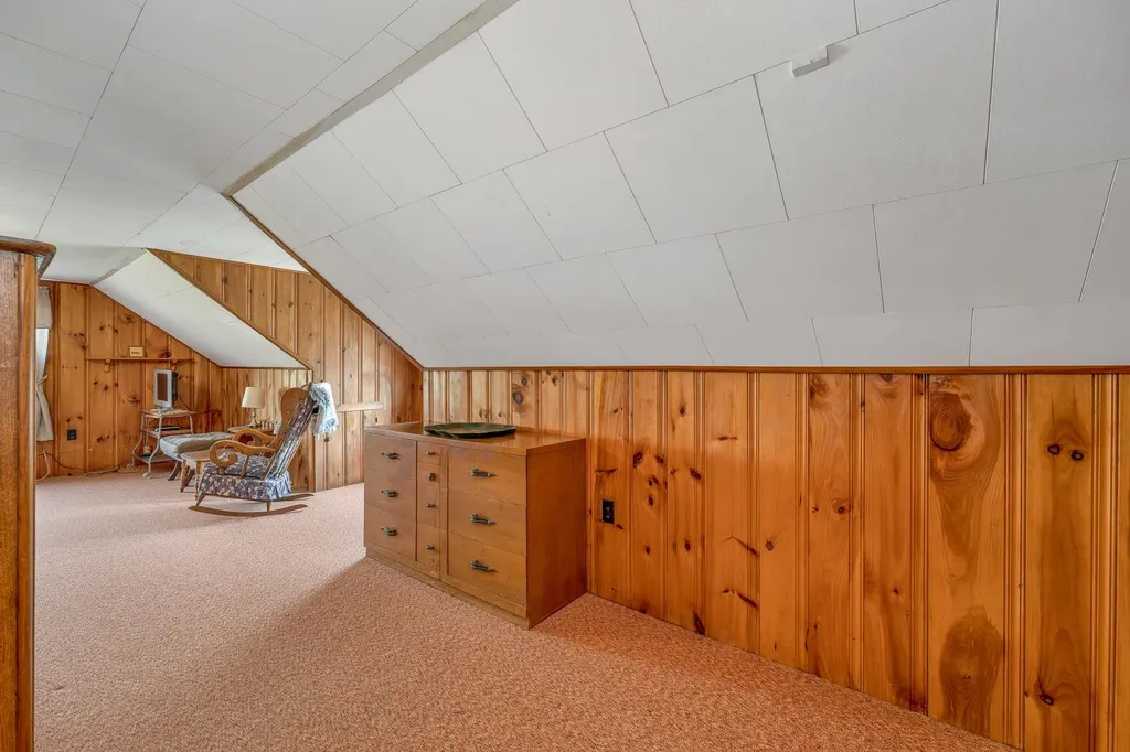 25 Oak Street Wolfeboro NH 03894