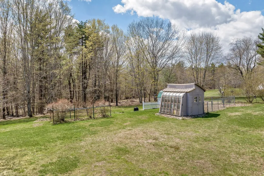 25 Oak Street Wolfeboro NH 03894