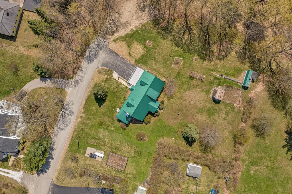 25 Oak Street Wolfeboro NH 03894