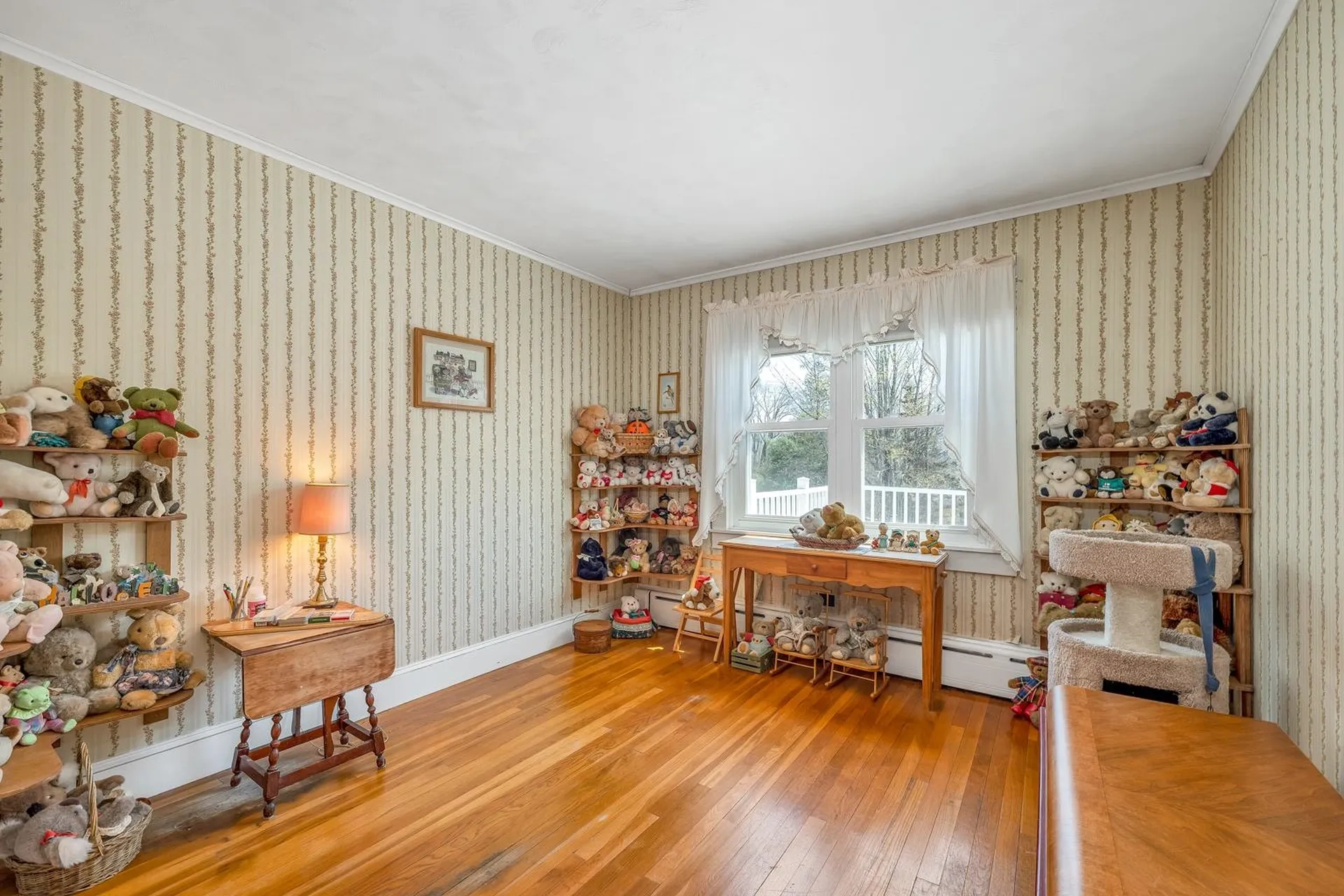 25 Oak Street Wolfeboro NH 03894