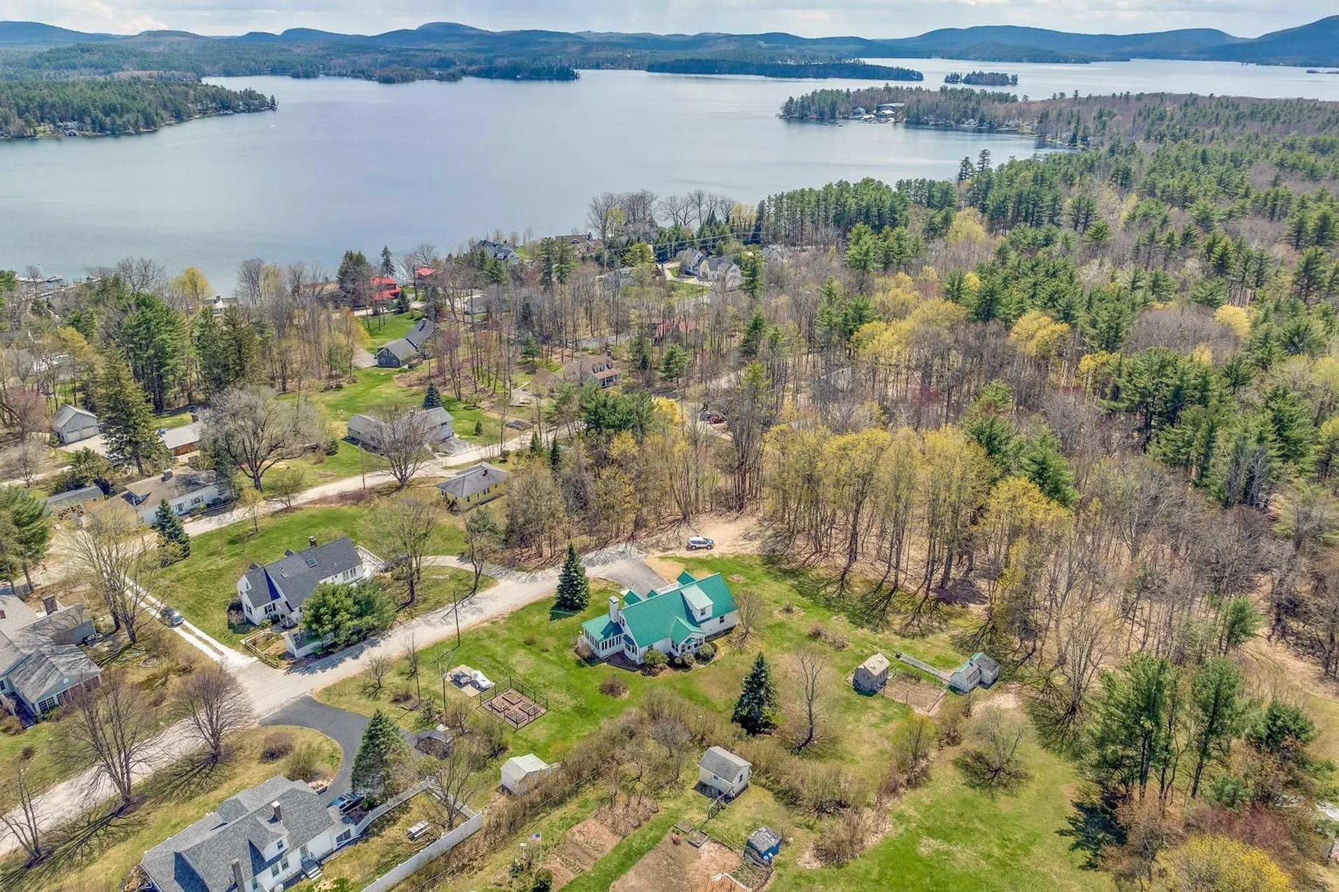 25 Oak Street Wolfeboro NH 03894