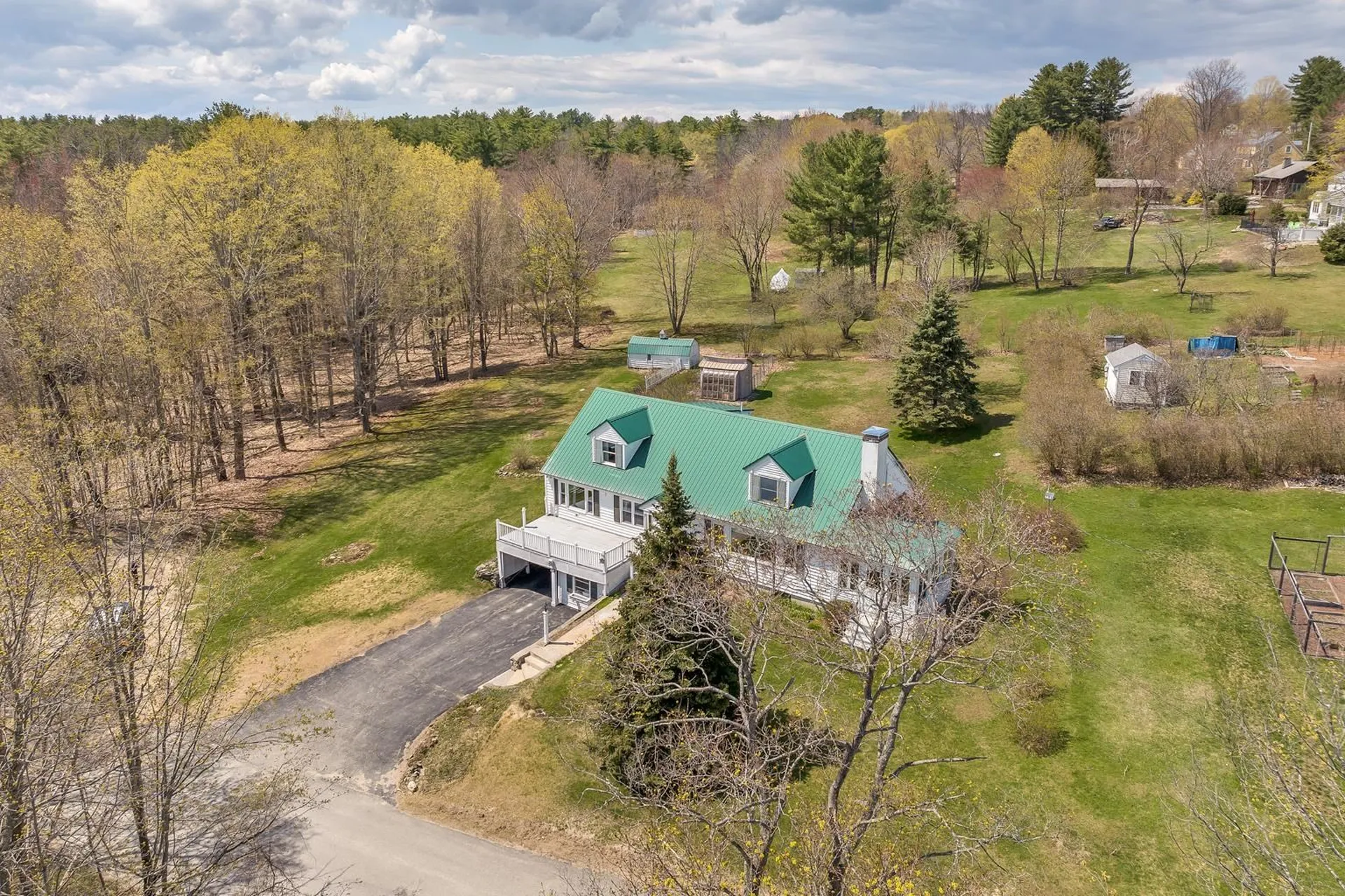 25 Oak Street Wolfeboro NH 03894