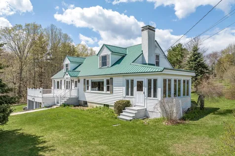 25 Oak Street Wolfeboro NH 03894