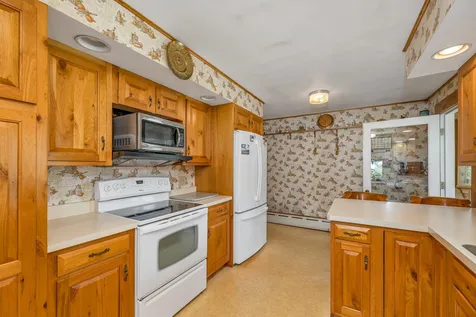 25 Oak Street Wolfeboro NH 03894