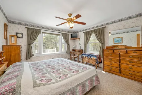 25 Oak Street Wolfeboro NH 03894