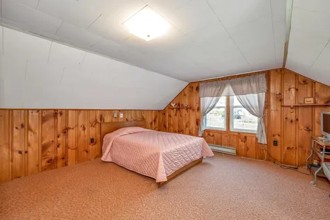 25 Oak Street Wolfeboro NH 03894
