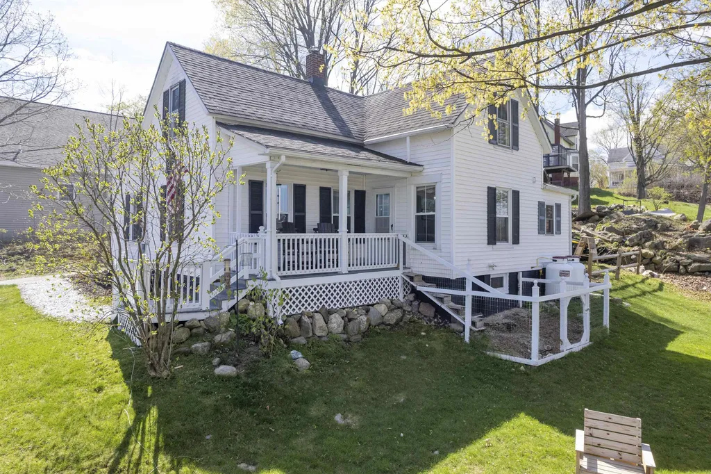21 Elliott Street Laconia NH 03246