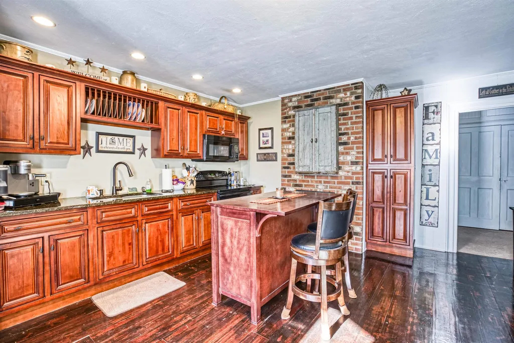 656 Old Claremont Road Charlestown NH 03603