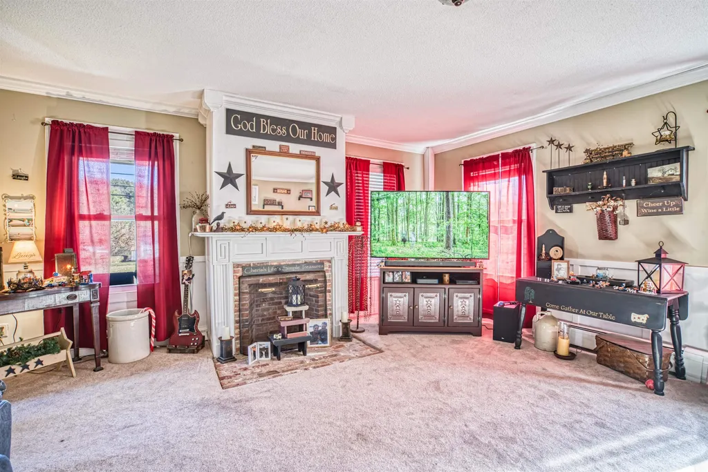656 Old Claremont Road Charlestown NH 03603