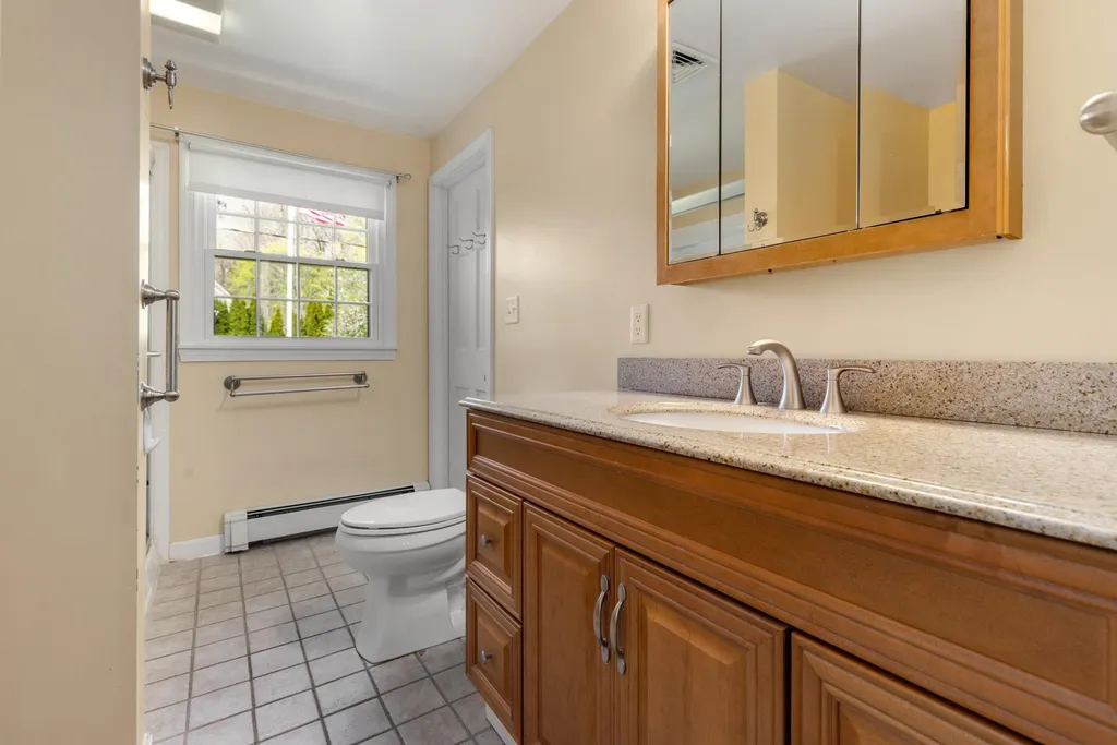 140 High Street Stratham NH 03885