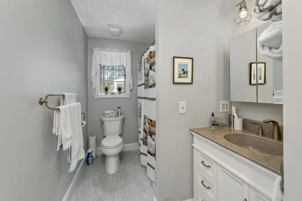 24 Winterhaven Road Wolfeboro NH 03894