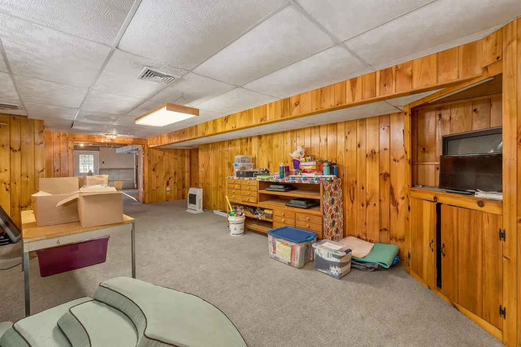 24 Winterhaven Road Wolfeboro NH 03894