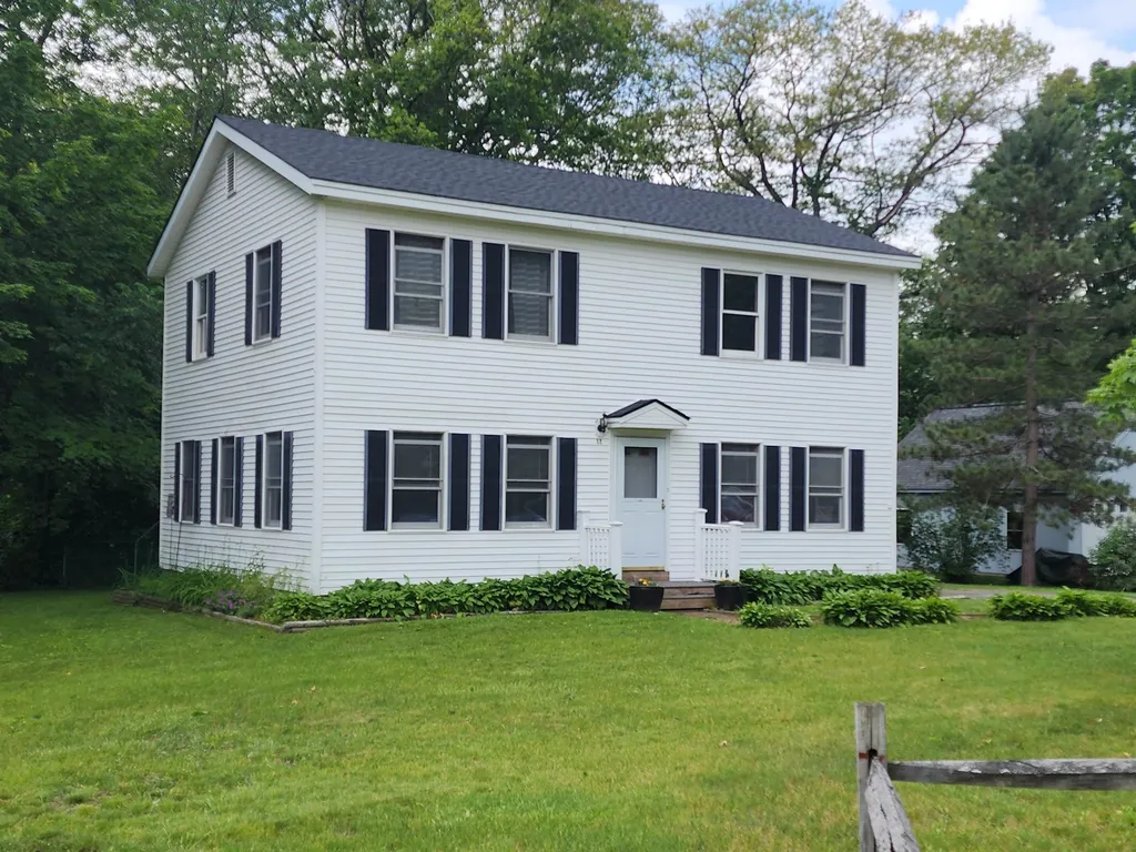 12 Ry-kris Lane Hartford VT 05047