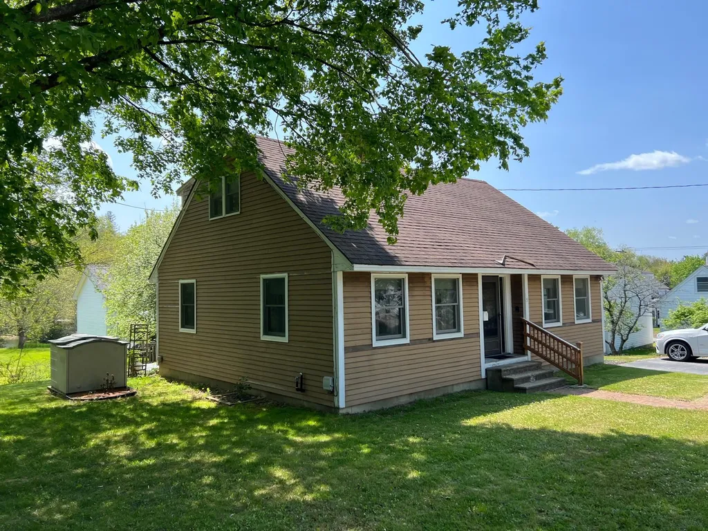 5 Oneida Street Pittsfield NH 03263