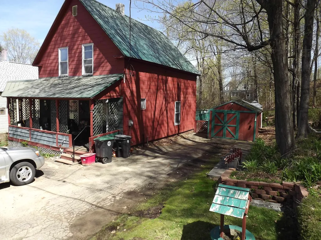 13 Russell Street Franklin NH 03235