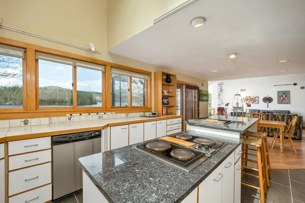 47 Leighton Avenue Laconia NH 03246