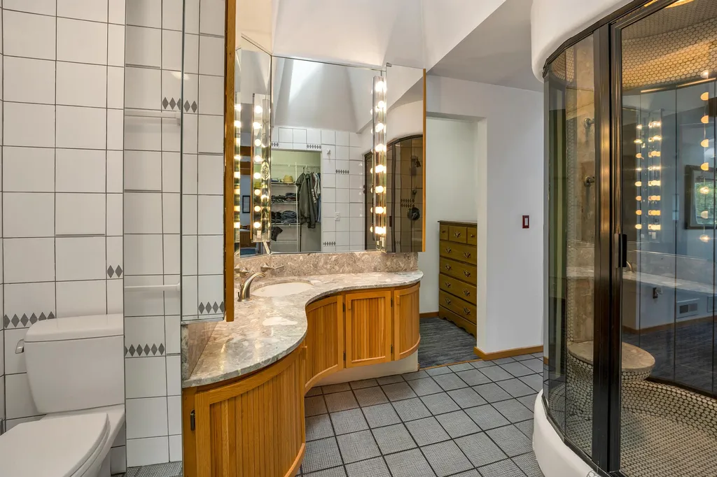 47 Leighton Avenue Laconia NH 03246