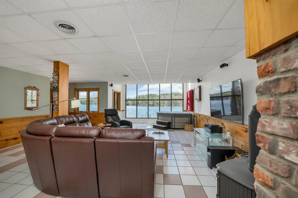 47 Leighton Avenue Laconia NH 03246
