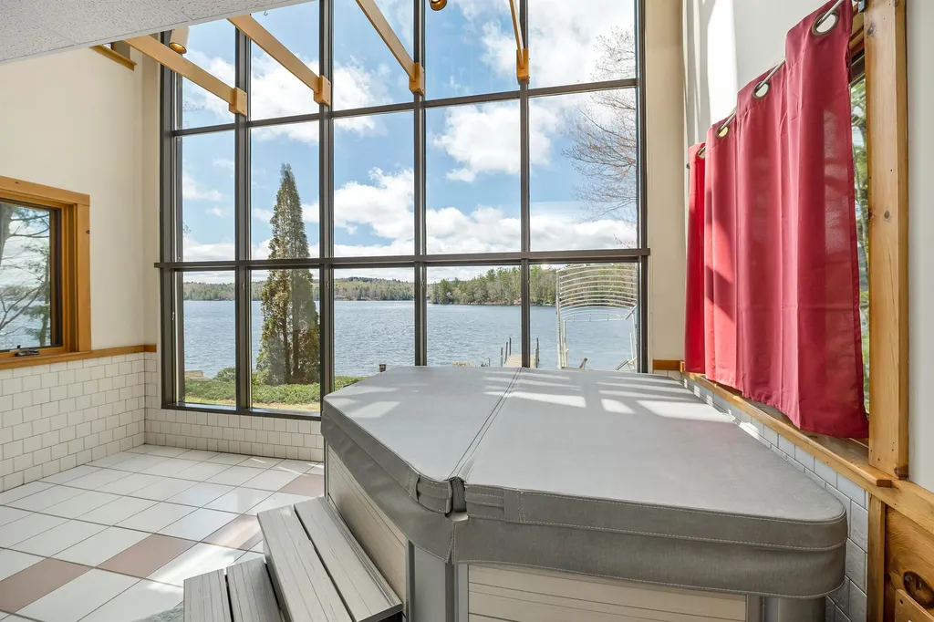 47 Leighton Avenue Laconia NH 03246