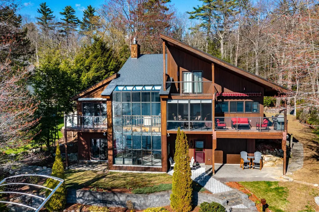 47 Leighton Avenue Laconia NH 03246