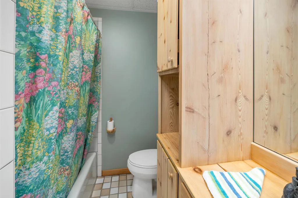 47 Leighton Avenue Laconia NH 03246