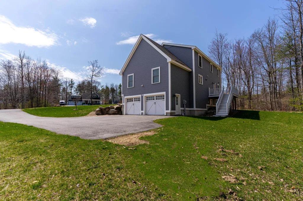 34 Village Place Drive Barrington NH 03825