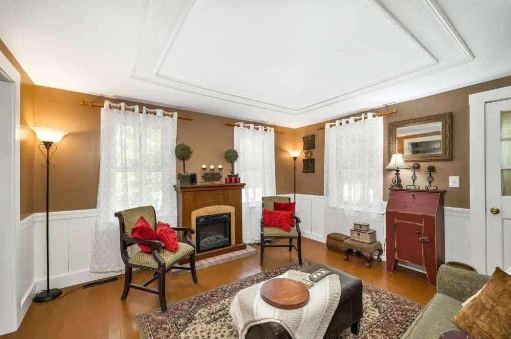 585 Governor Wentworth Highway Wolfeboro NH 03894