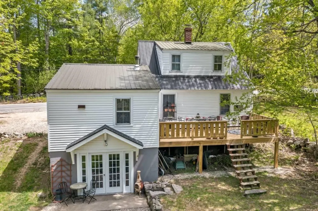 585 Governor Wentworth Highway Wolfeboro NH 03894