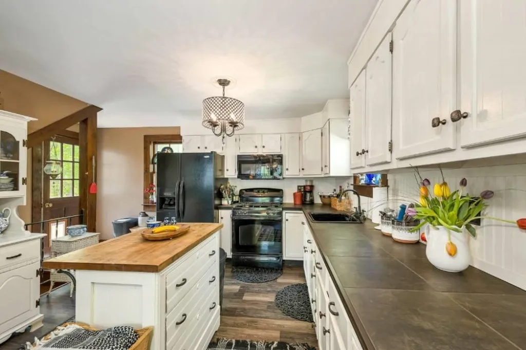 585 Governor Wentworth Highway Wolfeboro NH 03894