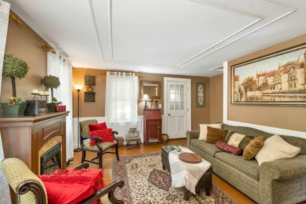 585 Governor Wentworth Highway Wolfeboro NH 03894