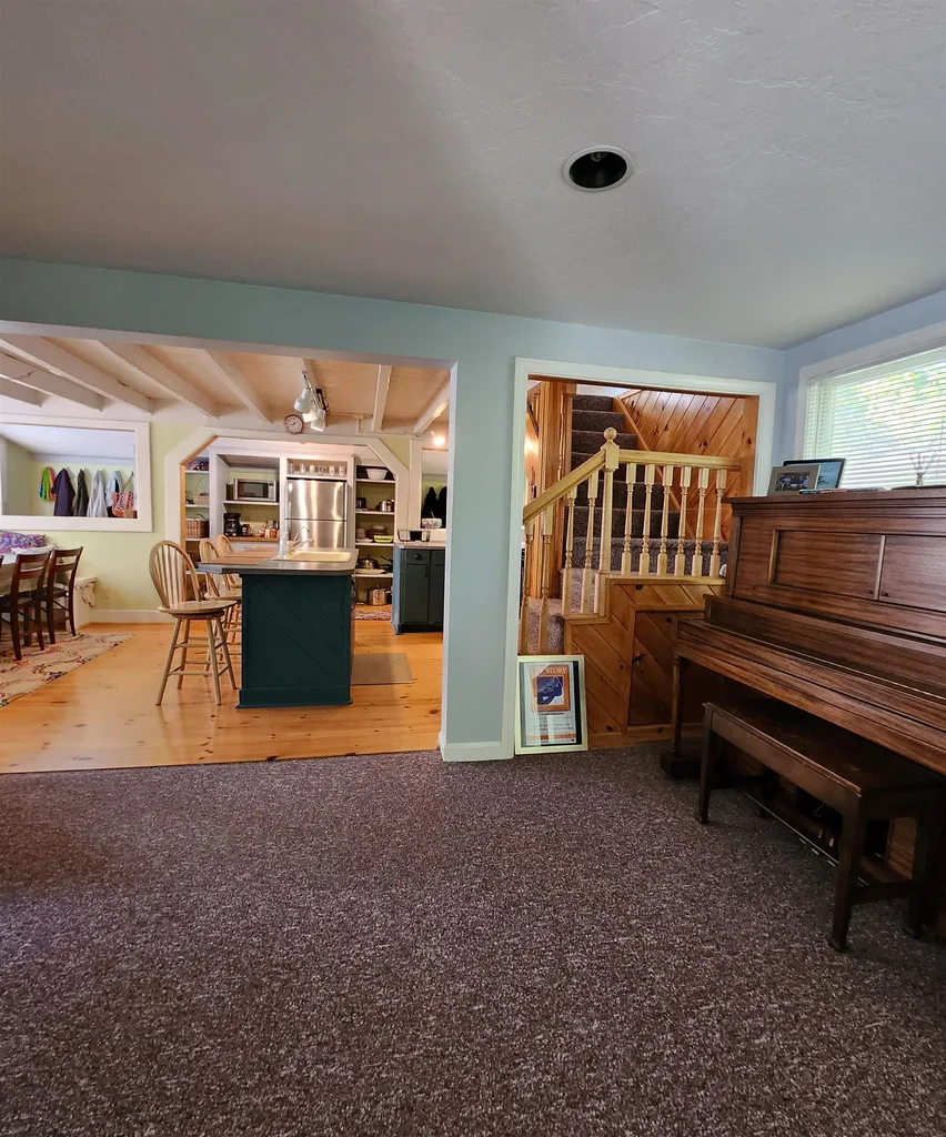 12 Farmington Road Alton NH 03810