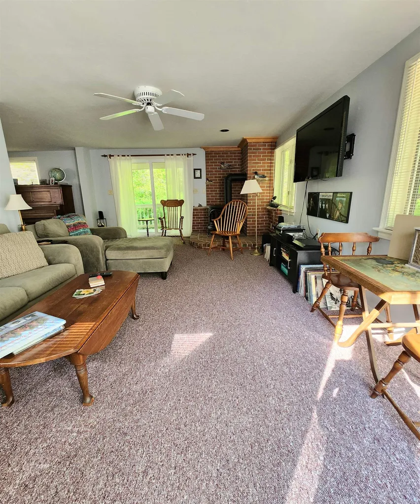 12 Farmington Road Alton NH 03810
