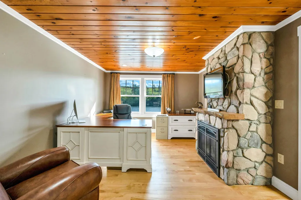 41 Keewaydin Road Center Harbor NH 03226