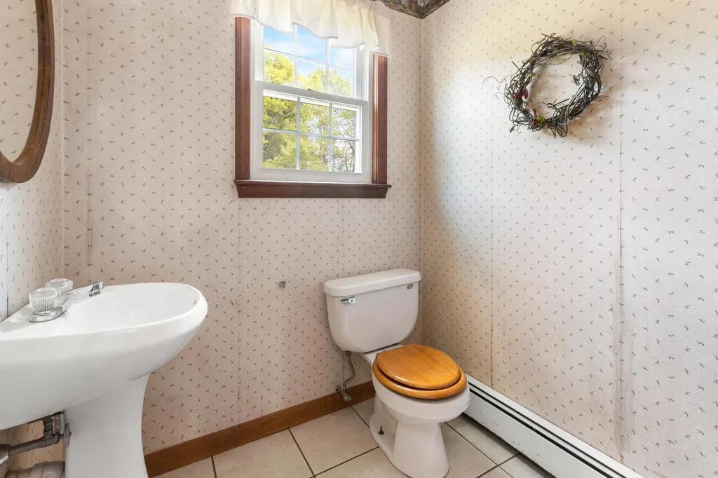 59 Exeter Road North Hampton NH 03862