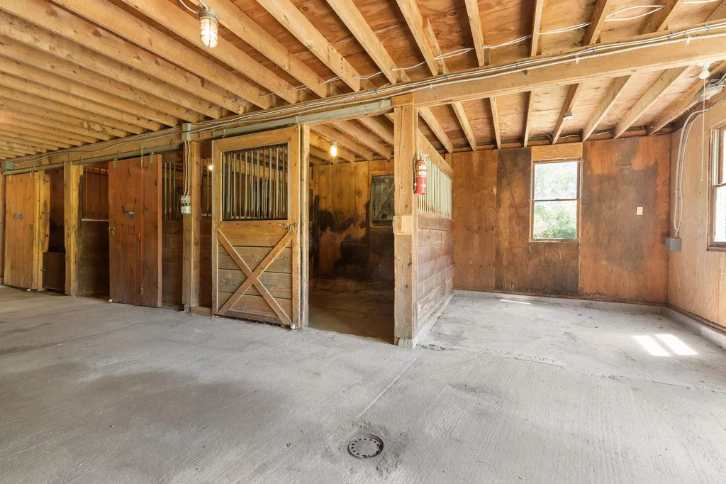 59 Exeter Road North Hampton NH 03862