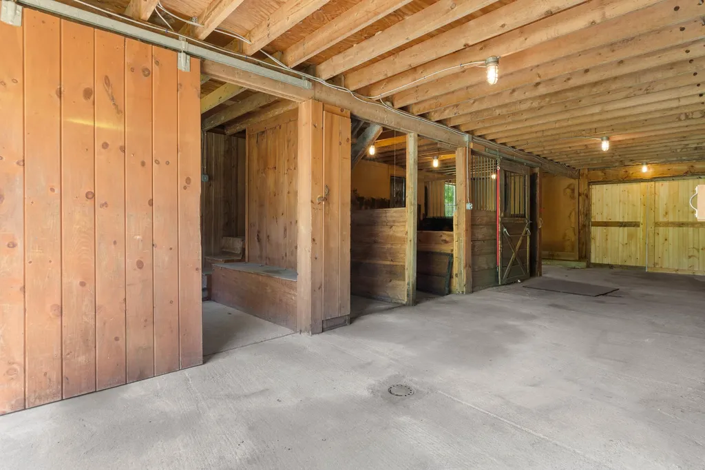 59 Exeter Road North Hampton NH 03862
