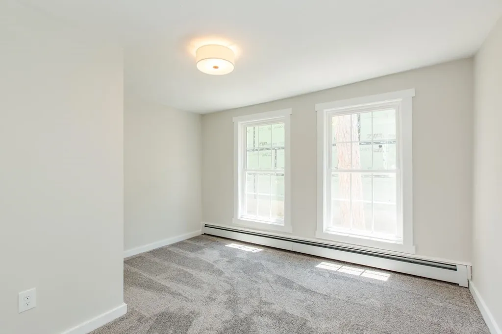 20 Coburn Street Salem NH 03079