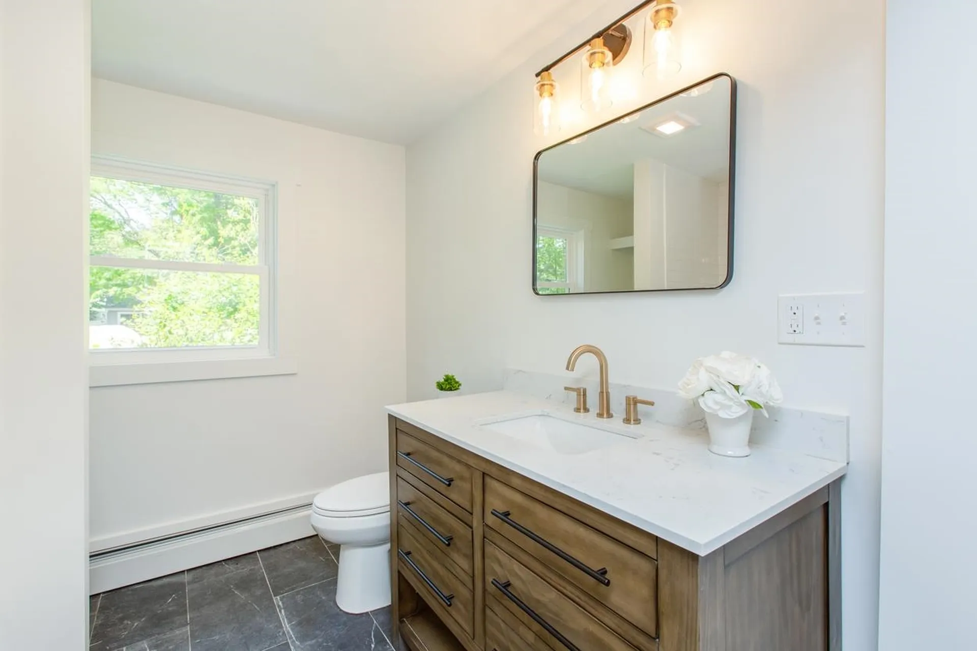 20 Coburn Street Salem NH 03079