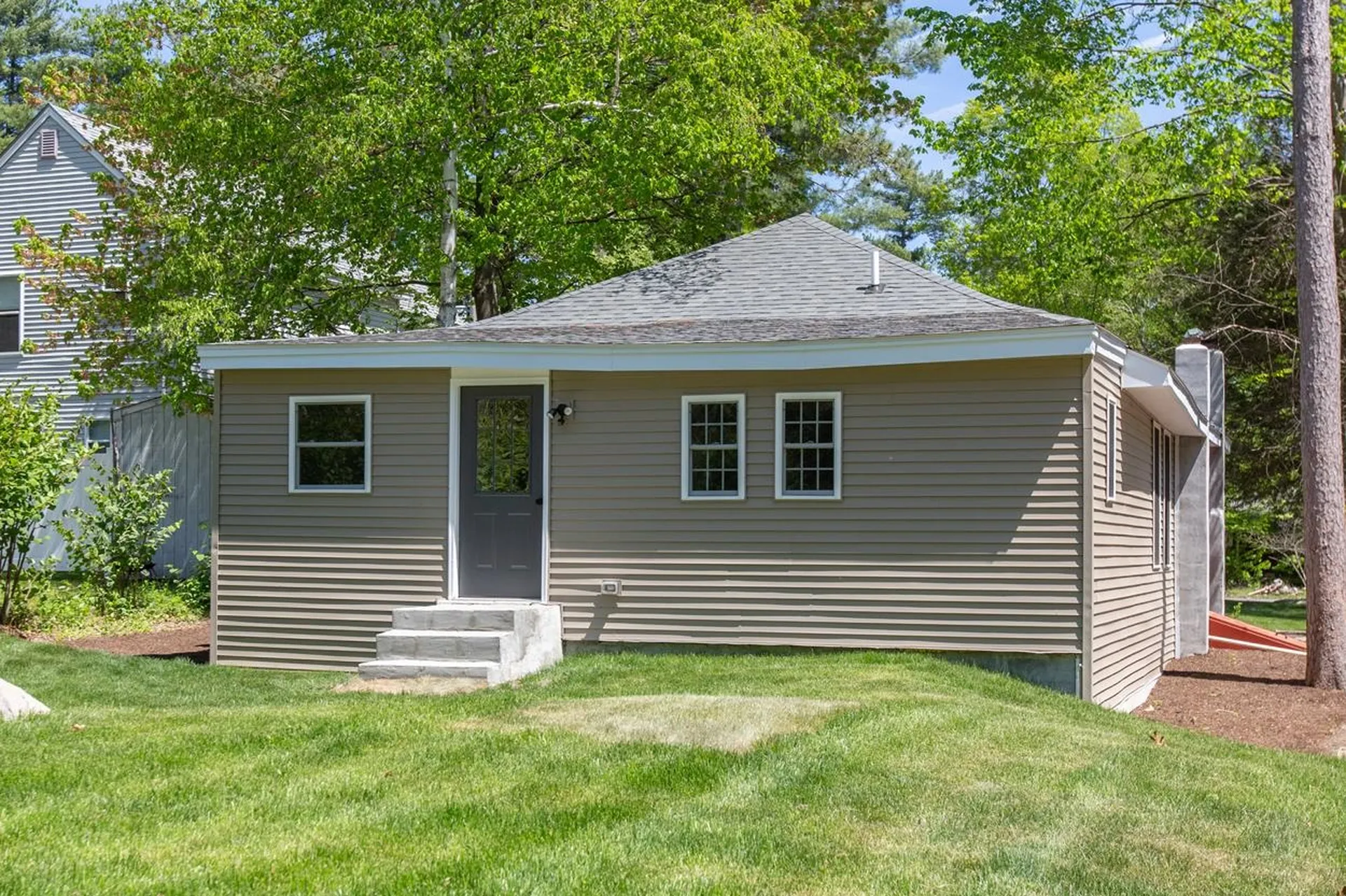 20 Coburn Street Salem NH 03079