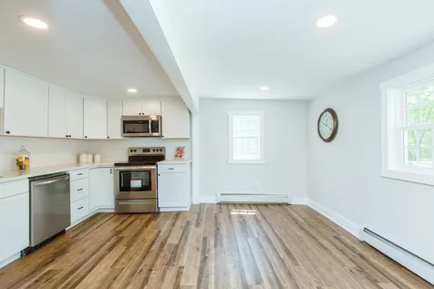 20 Coburn Street Salem NH 03079