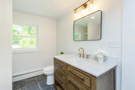 20 Coburn Street Salem NH 03079