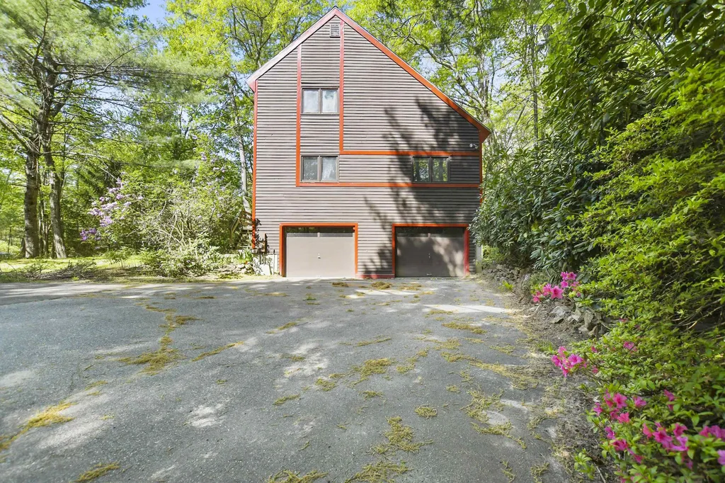 22 Windsor Boulevard Londonderry NH 03053
