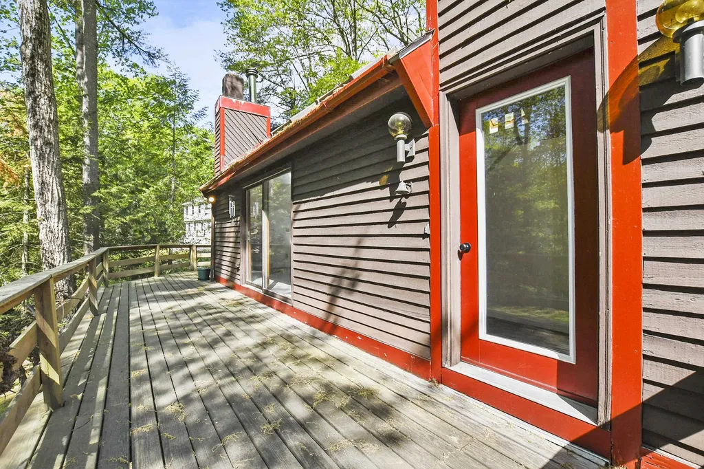 22 Windsor Boulevard Londonderry NH 03053