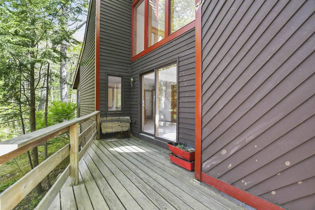 22 Windsor Boulevard Londonderry NH 03053