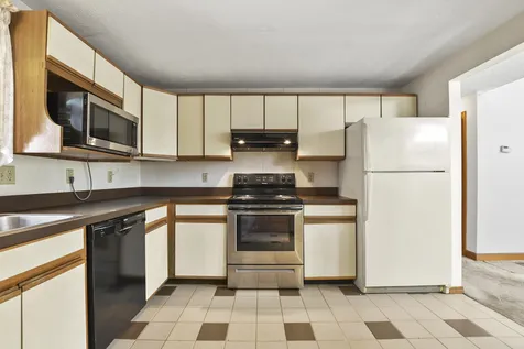 22 Windsor Boulevard Londonderry NH 03053