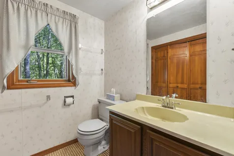 22 Windsor Boulevard Londonderry NH 03053