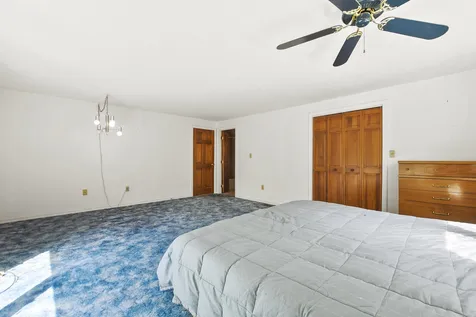 22 Windsor Boulevard Londonderry NH 03053